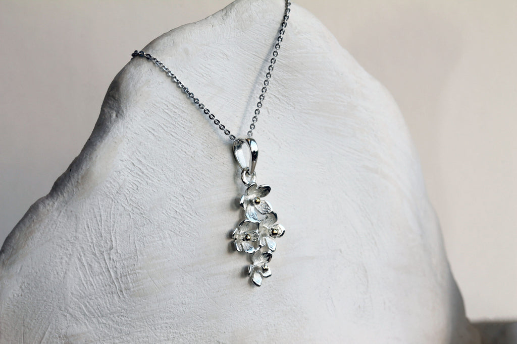 Pe1615 dainty floral silver pendant